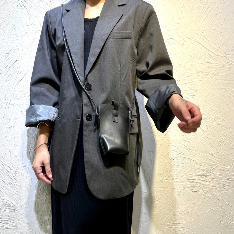 シンプルタイトレザースマホショルダー【ジッパータイプ、外ポケット付き】 - スマホショルダー専門通販【Smashol(スマショル)】