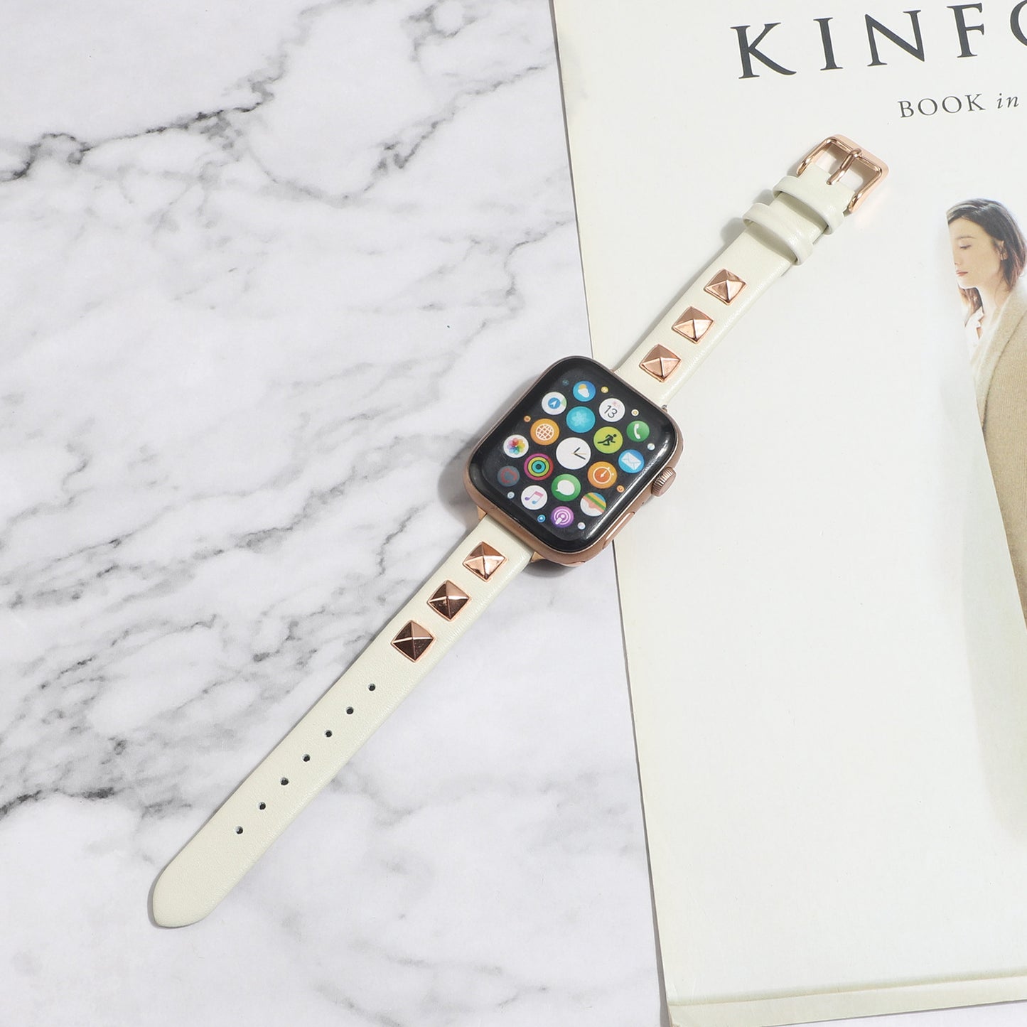【スタッズが輝く】モードレザーアップルウォッチバンド【Apple Watch】