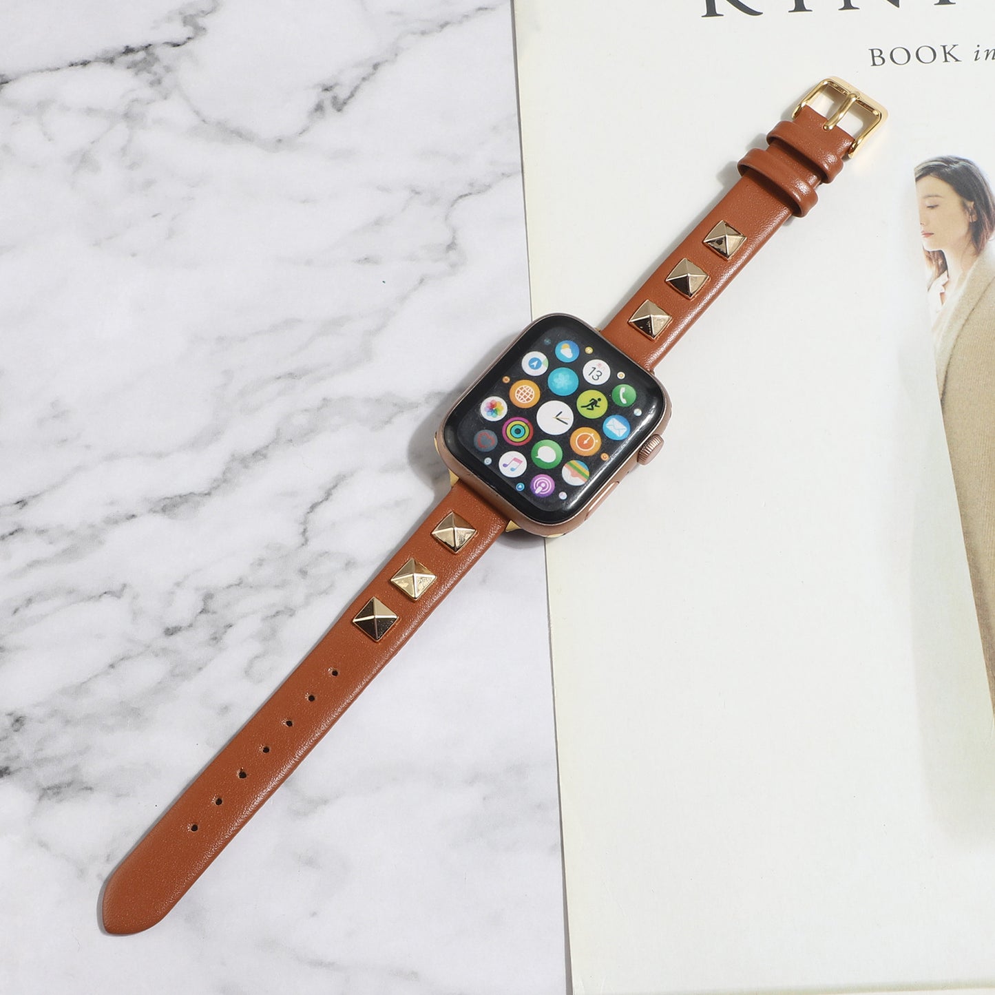 【スタッズが輝く】モードレザーアップルウォッチバンド【Apple Watch】