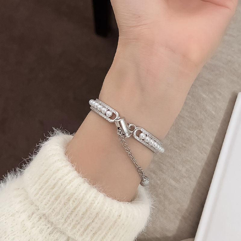 【可憐な輝き】パールチェーンバングルアップルウォッチバンド【Apple Watch】