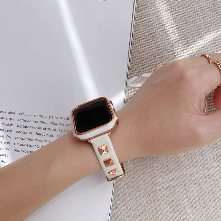 【スタッズが輝く】モードレザーアップルウォッチバンド【Apple Watch】