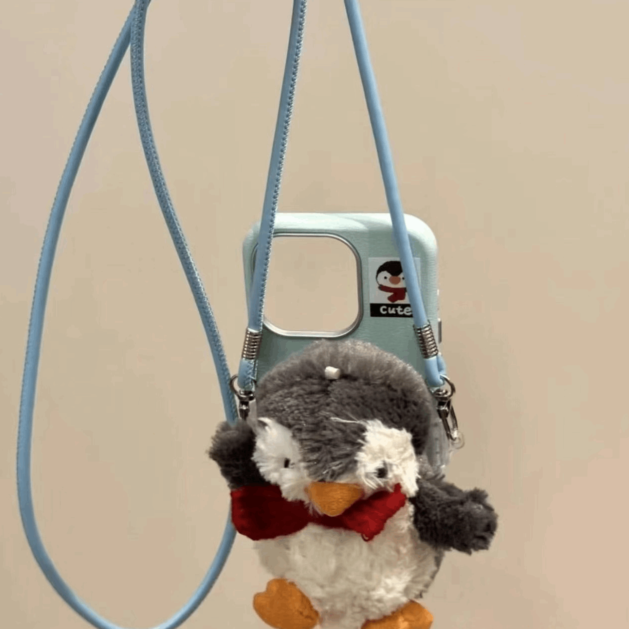 ベアシュナウザーペンギンドールレッドマフラーサイドクリップスマホショルダー【ストラップタイプ】
