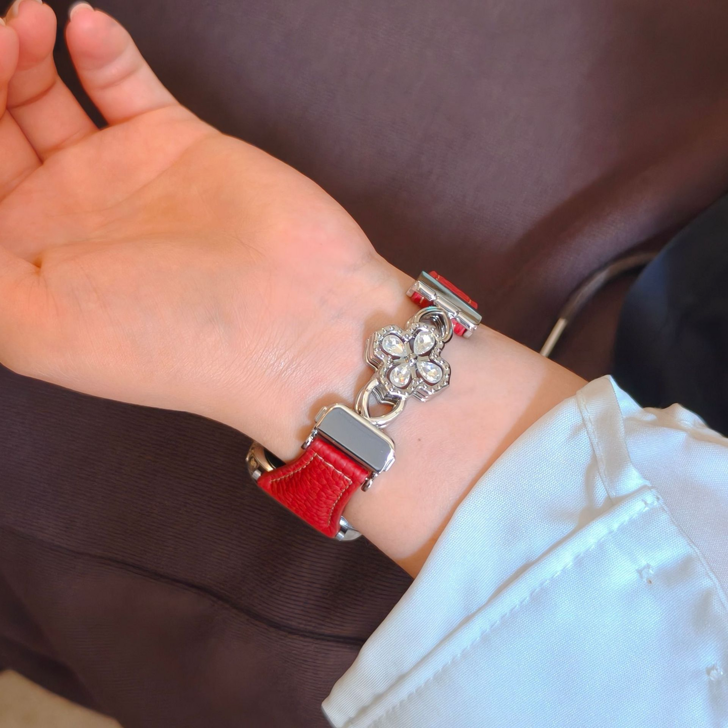 【手元を華やかに】クローバージュエリーバンド【Apple Watch】