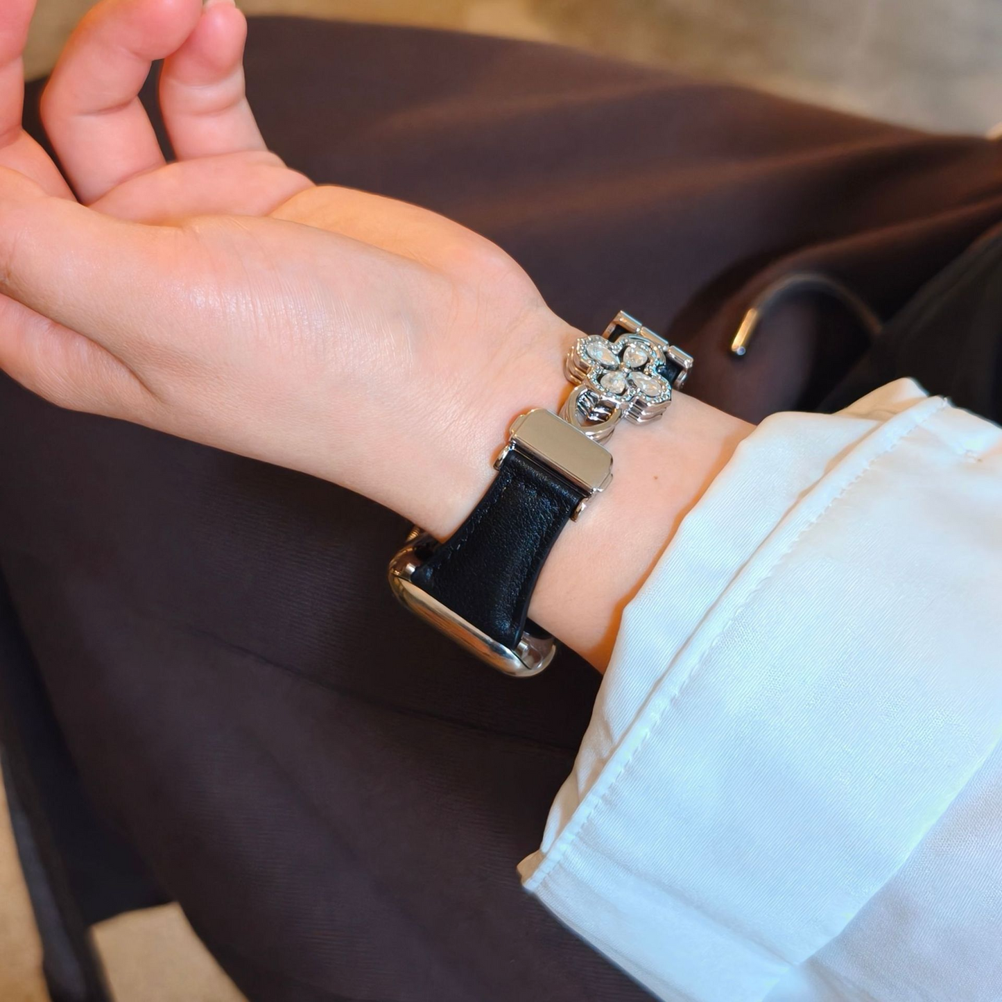 【手元を華やかに】クローバージュエリーバンド【Apple Watch】