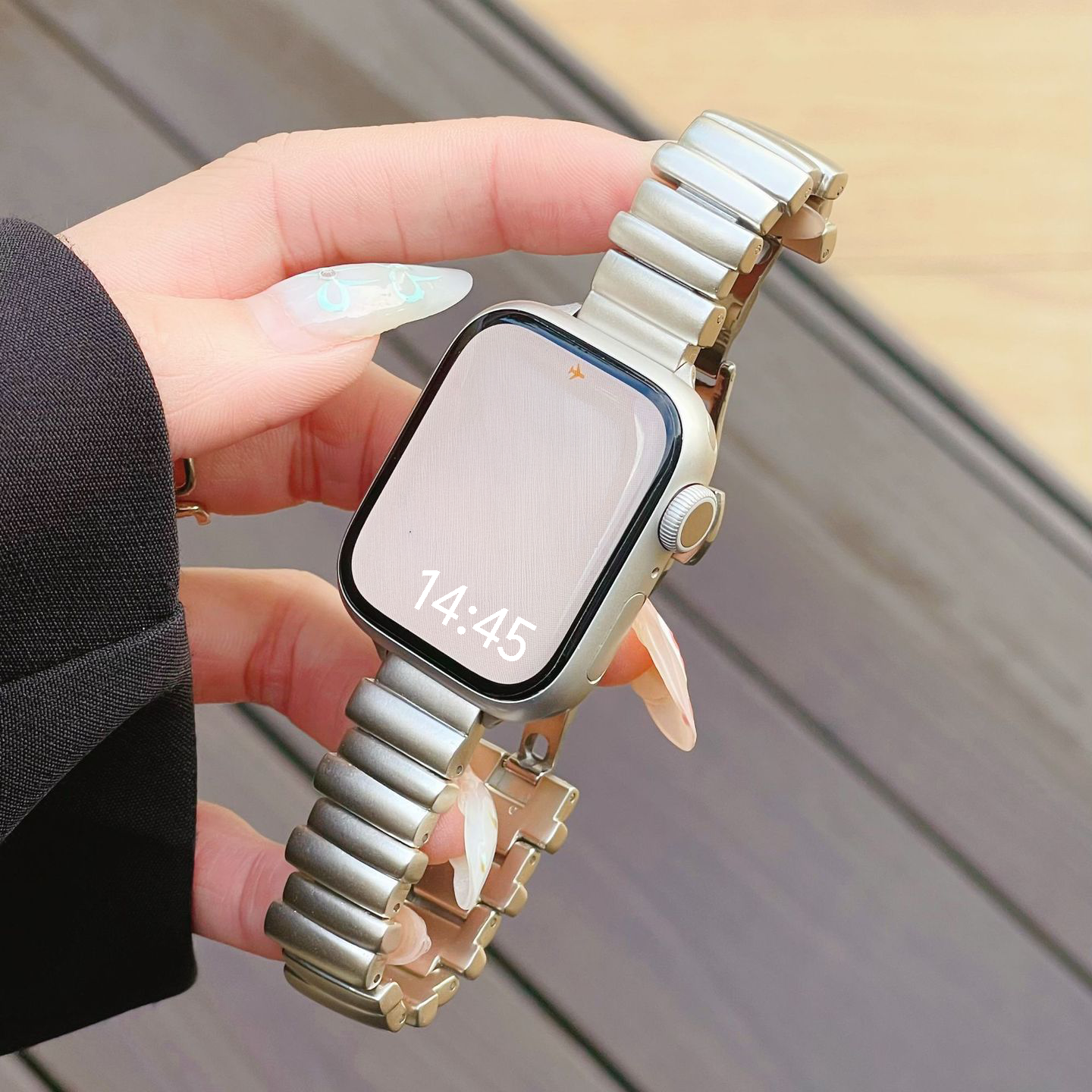 【ブレスレットのような存在感】ニュアンスメタルバンド【Apple Watch】
