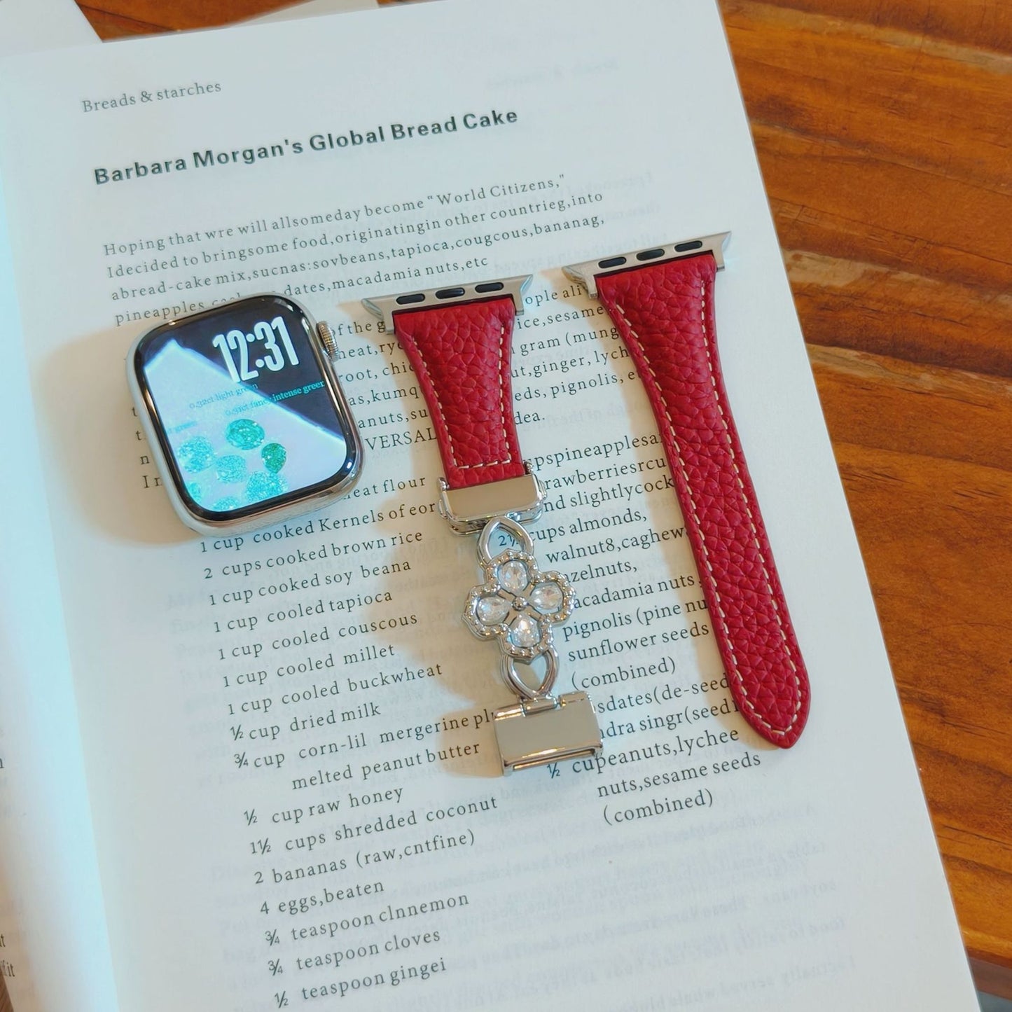 【手元を華やかに】クローバージュエリーバンド【Apple Watch】
