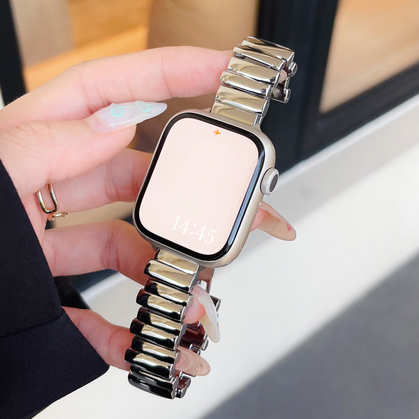 【ブレスレットのような存在感】ニュアンスメタルバンド【Apple Watch】