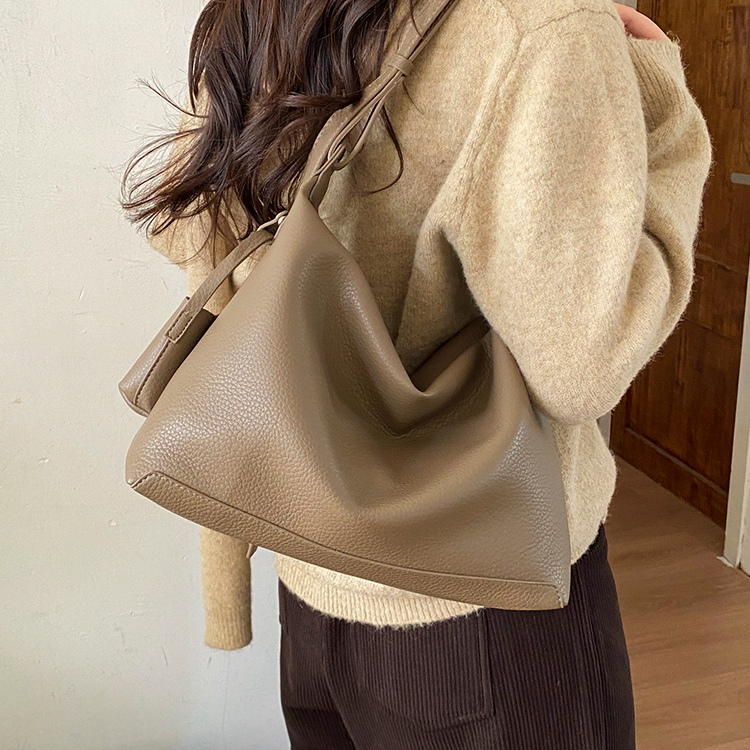 ソフトドレープショルダーバッグ