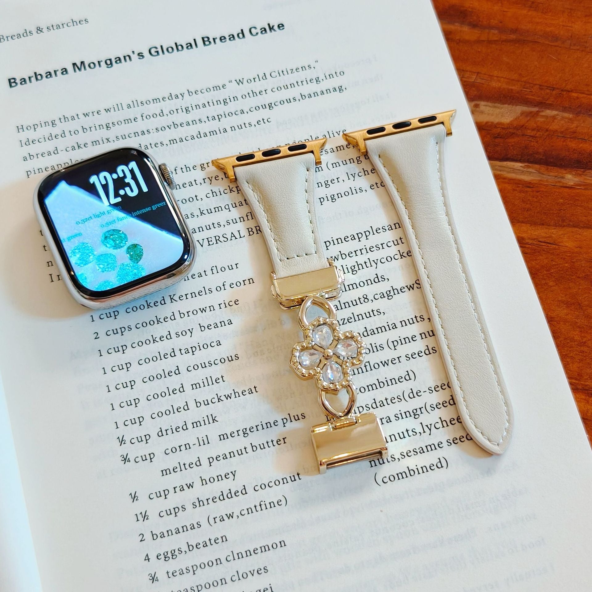 【手元を華やかに】クローバージュエリーバンド【Apple Watch】