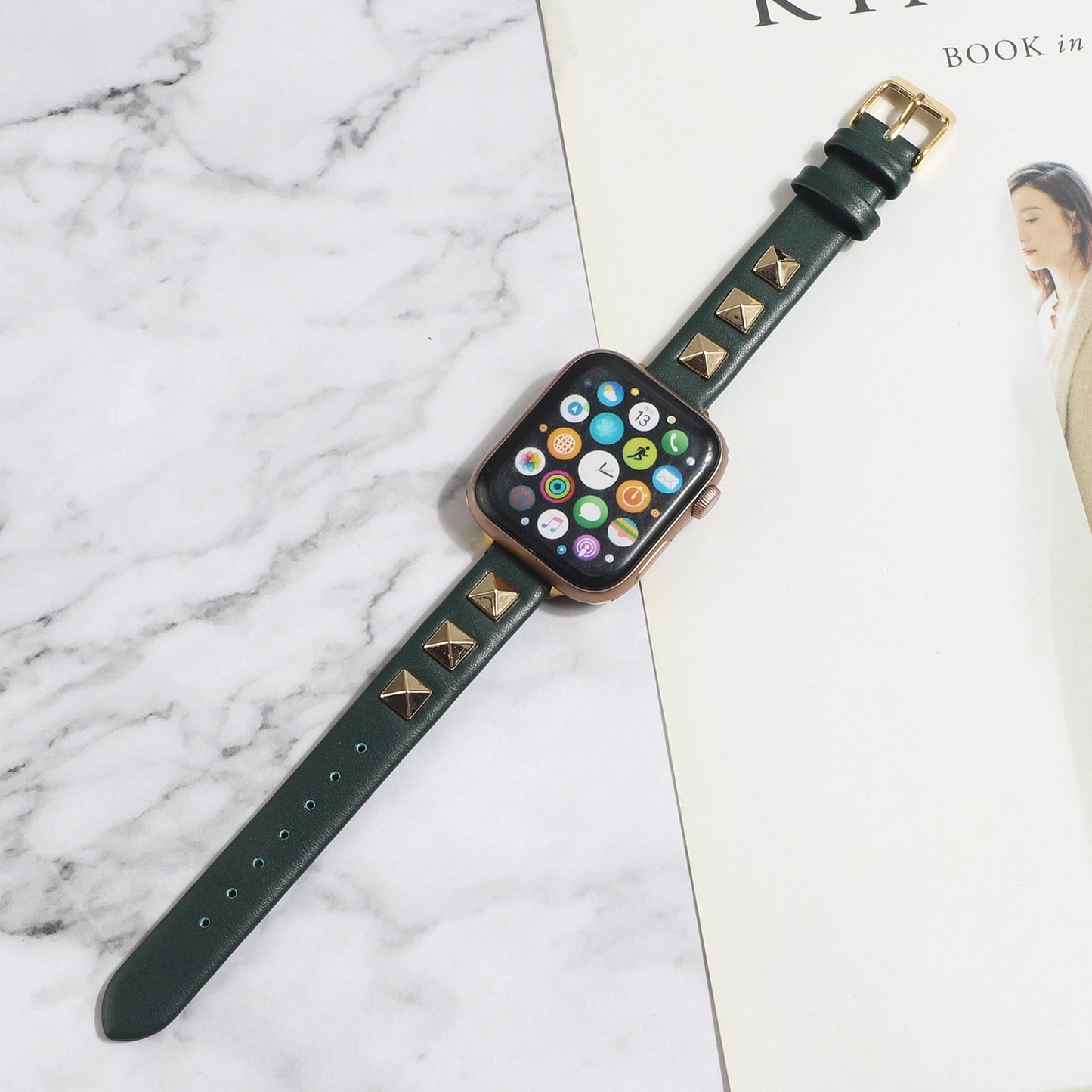 【スタッズが輝く】モードレザーアップルウォッチバンド【Apple Watch】
