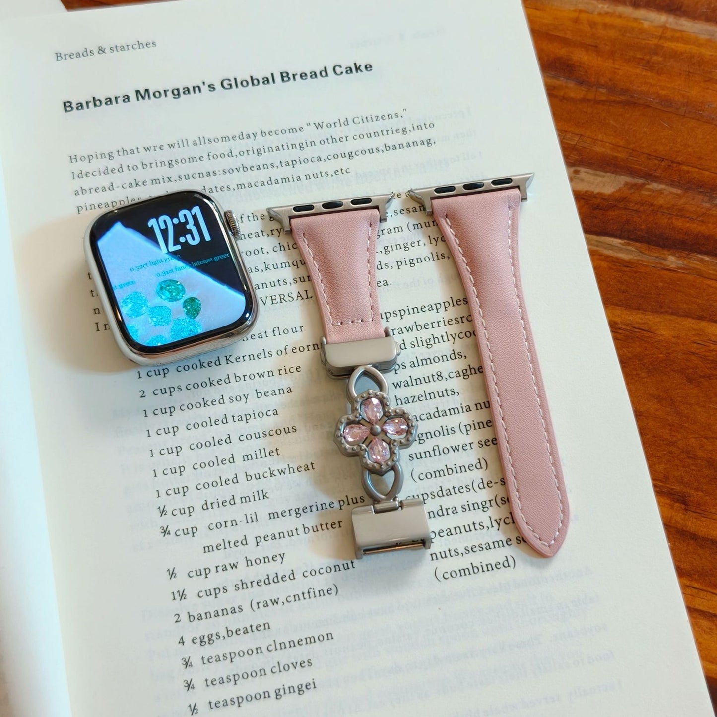 【手元を華やかに】クローバージュエリーバンド【Apple Watch】