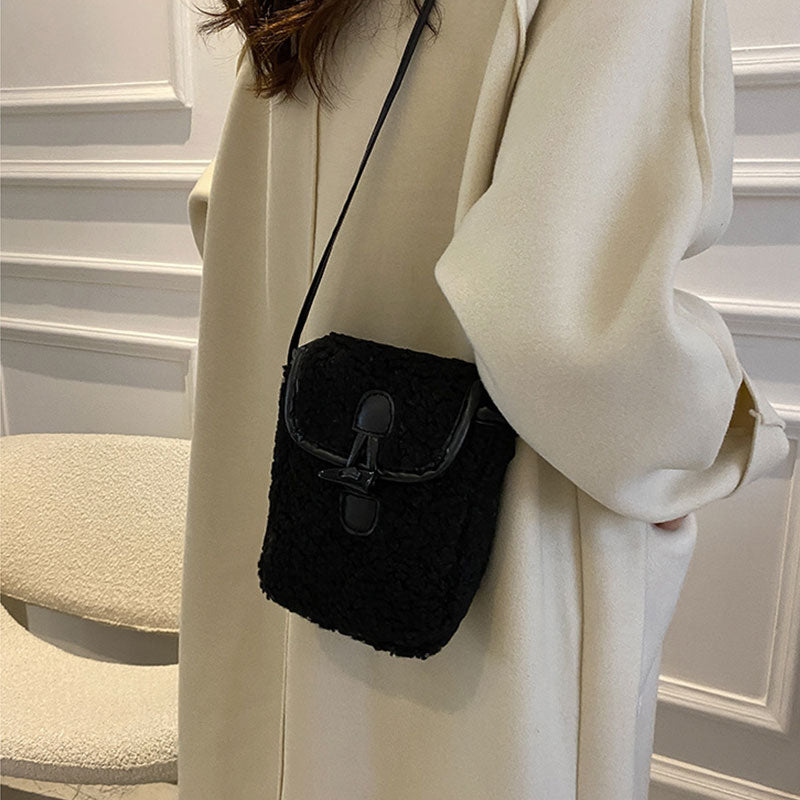 【ふわもこ素材】ボアトグルスマホショルダーバッグ【その他のタイプ】