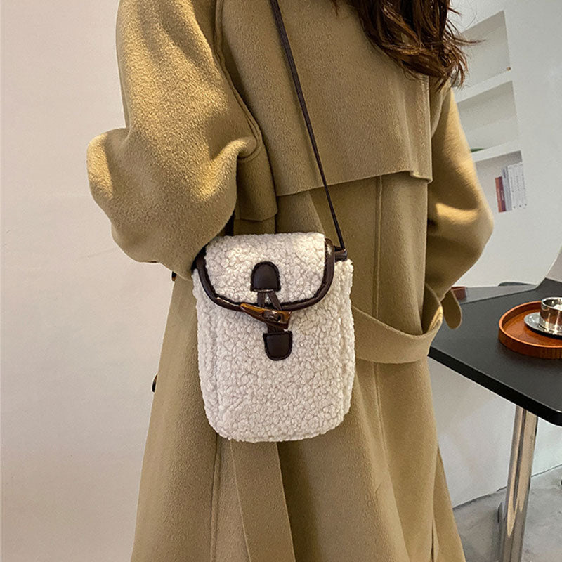 【ふわもこ素材】ボアトグルスマホショルダーバッグ【その他のタイプ】