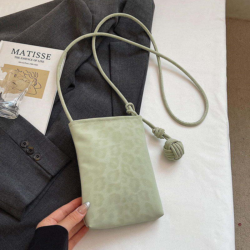 【大人の余裕】くすみレオパードスマホショルダーバッグ【その他のタイプ】