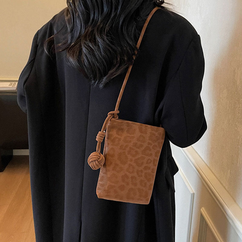 【大人の余裕】くすみレオパードスマホショルダーバッグ【その他のタイプ】