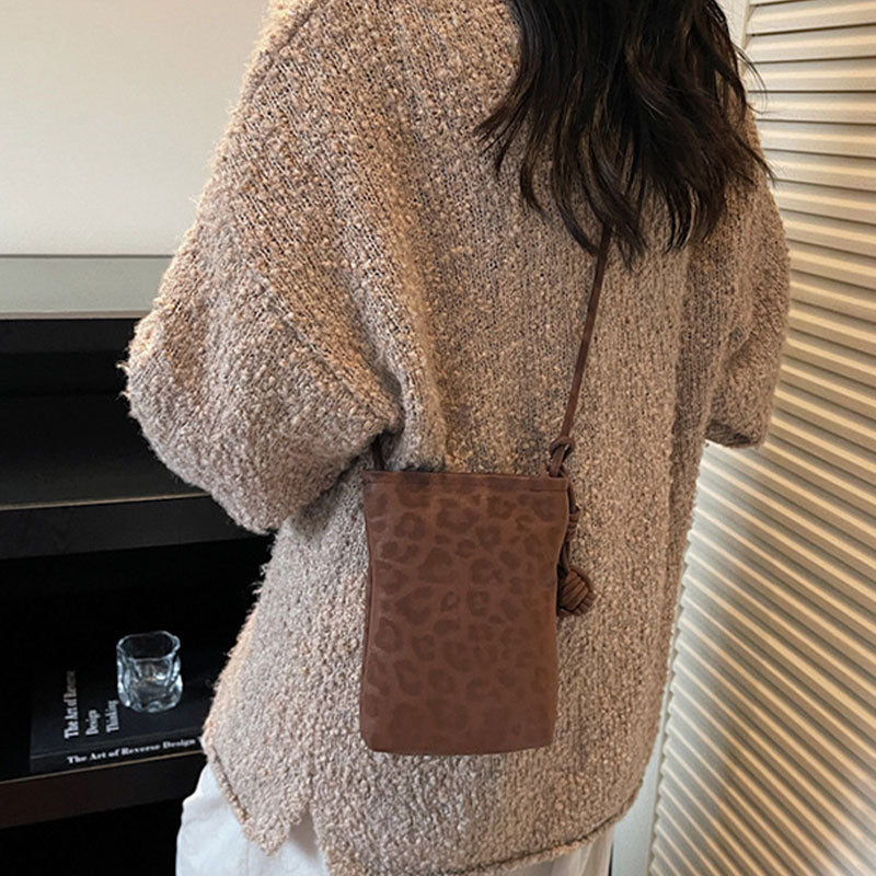 【大人の余裕】くすみレオパードスマホショルダーバッグ【その他のタイプ】